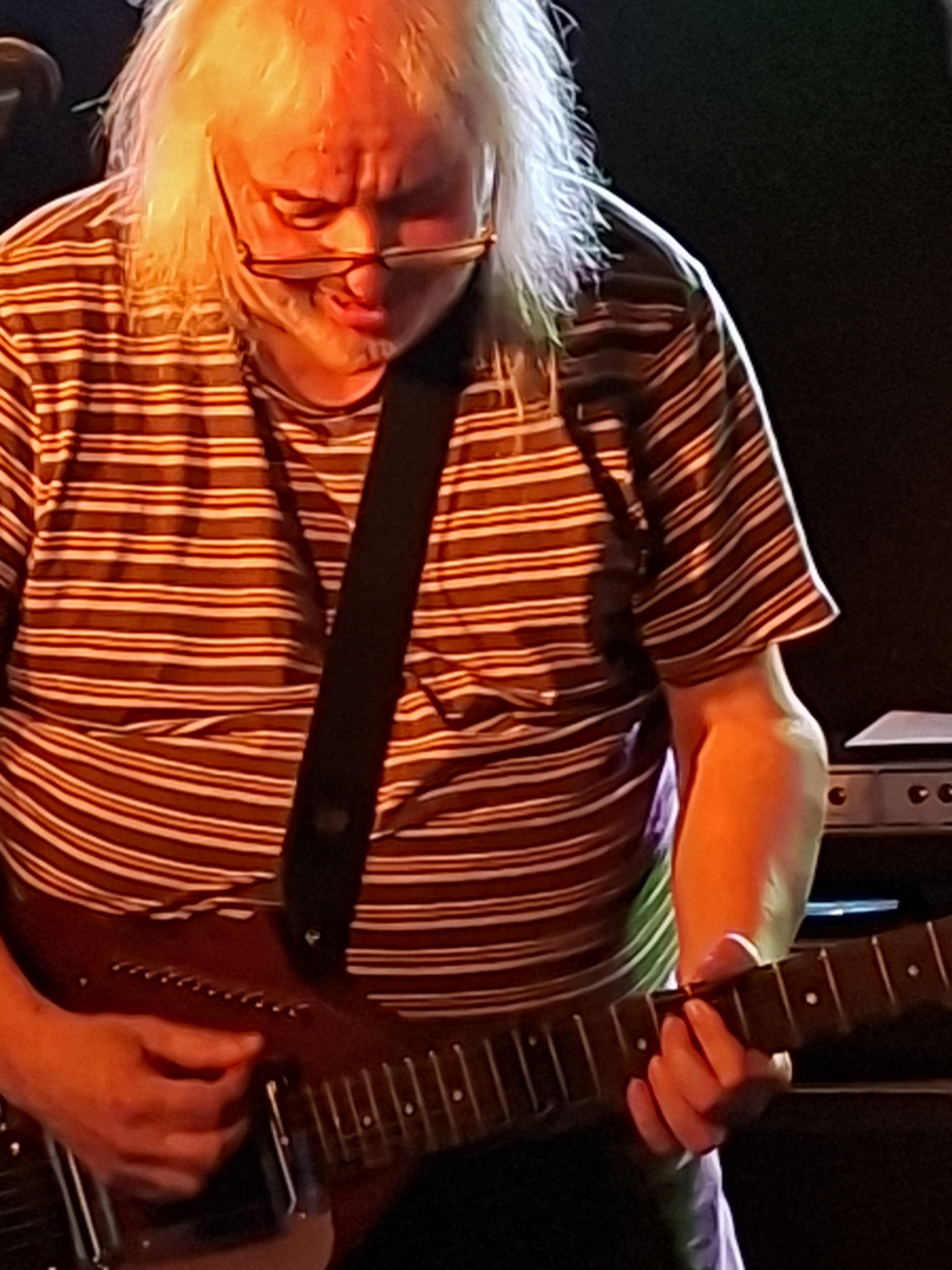 BevisFrond2026-04-22LogoHamburgGermany (12).jpg